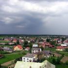 Idzie burza, będzie lać. Trzeba zabezpieczyć przed deszczem