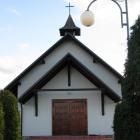 Rozbudowana kaplica cmentarna