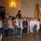 Babciom i Dziadziom dzieci składają życzenia